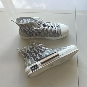 Worn once, mint condition